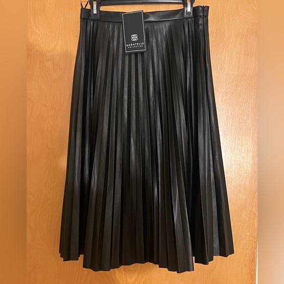 bagatelle Dresses & Skirts - 💥SALE💥Faux leather pleated skirt size :M